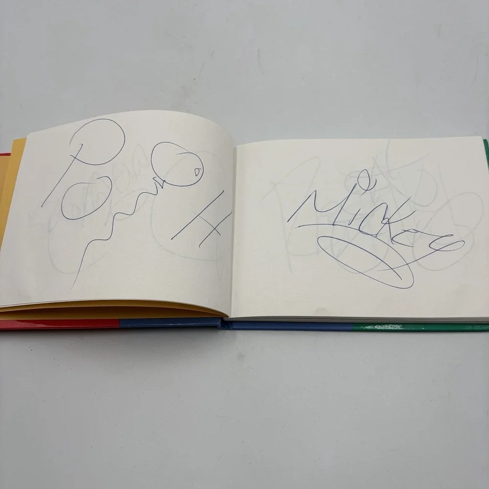 Disney Land World Park 1990's Autograph Book With‎ 26 Autographs Dated 1998